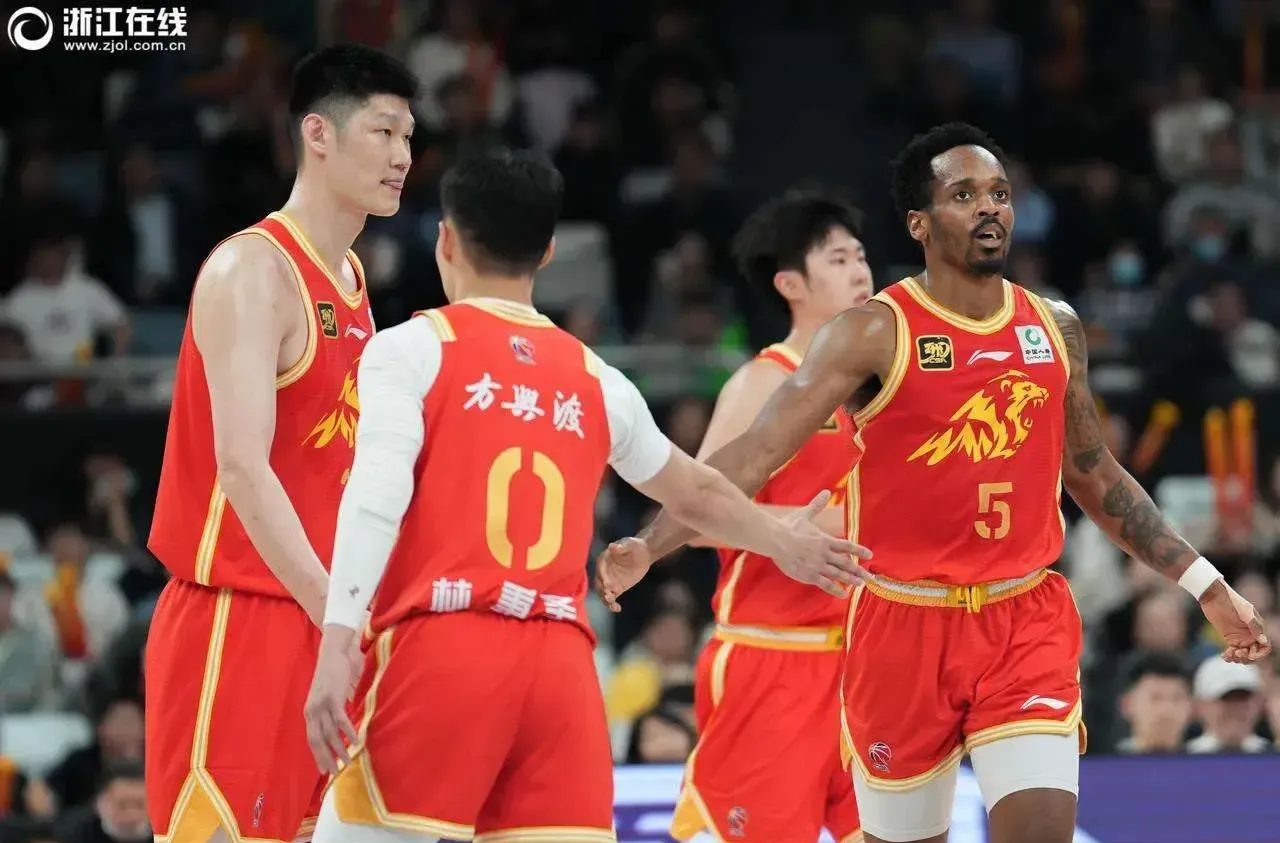 kaiyun中国网页版入口包含国际比赛日突围战来临,广厦男篮围绕CBA常规赛官宣签约,质疑声仍在,赛程密集仍需轮换的词条