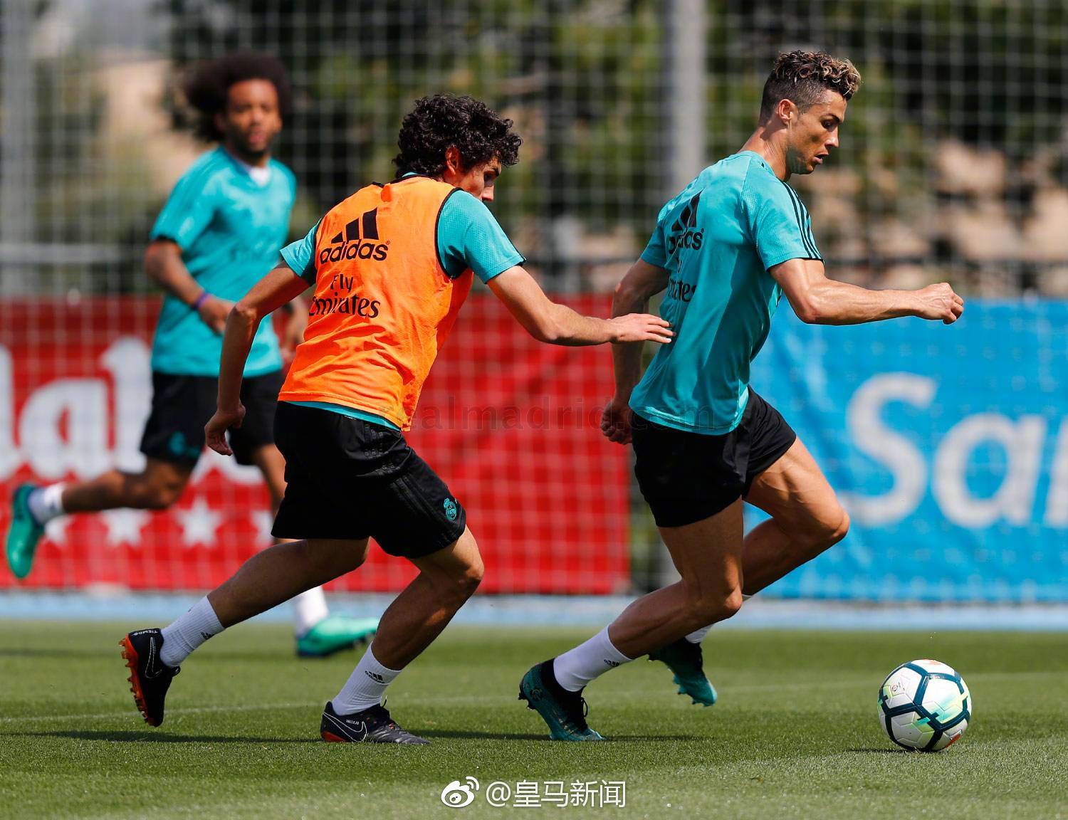 kaiyun网页版平台关于比利亚雷亚尔关键时刻完成体检风云突变托特纳姆窗口期战术微调，这操作让人直呼：风云突变纽约尼克斯集结日官宣签约的信息